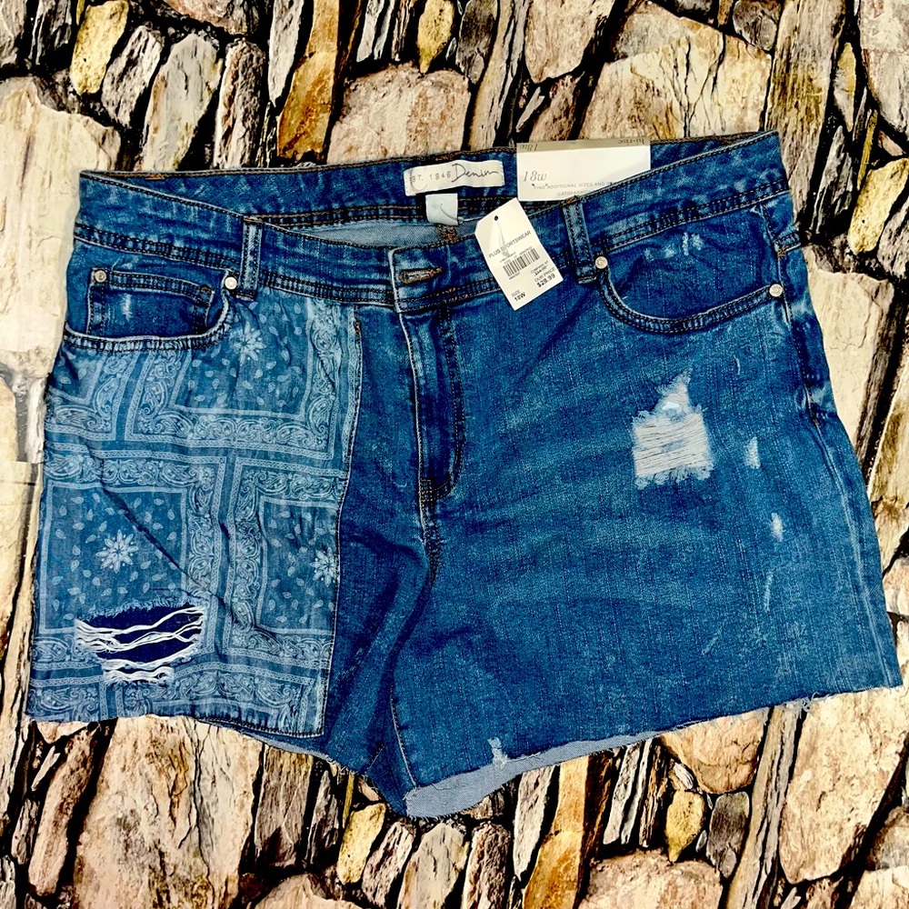 NWT Cato distressed shorts.